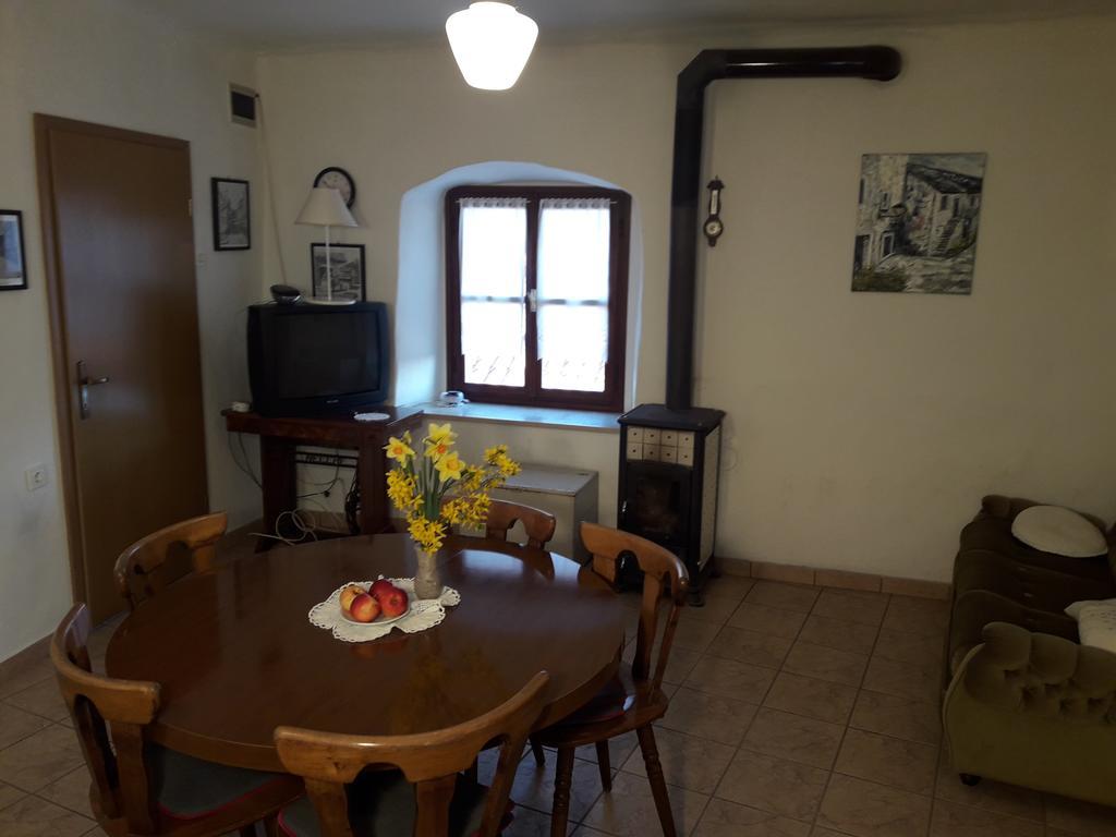 Apartment Valetovi Stanjel Exterior photo