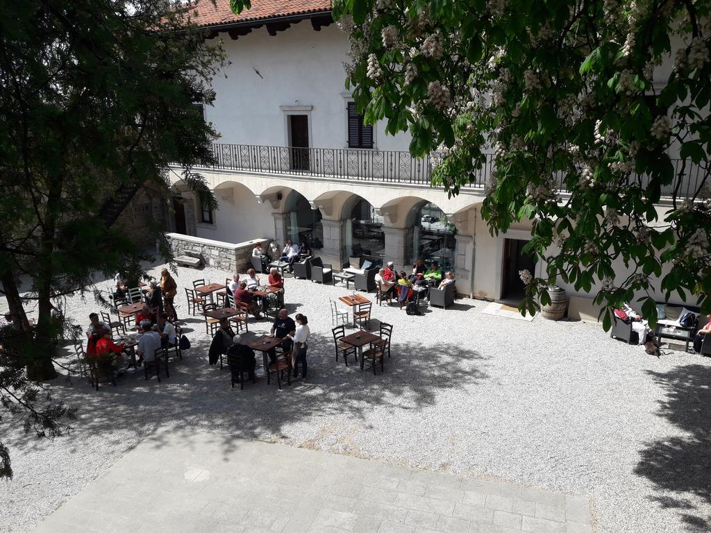 Apartment Valetovi Stanjel Exterior photo